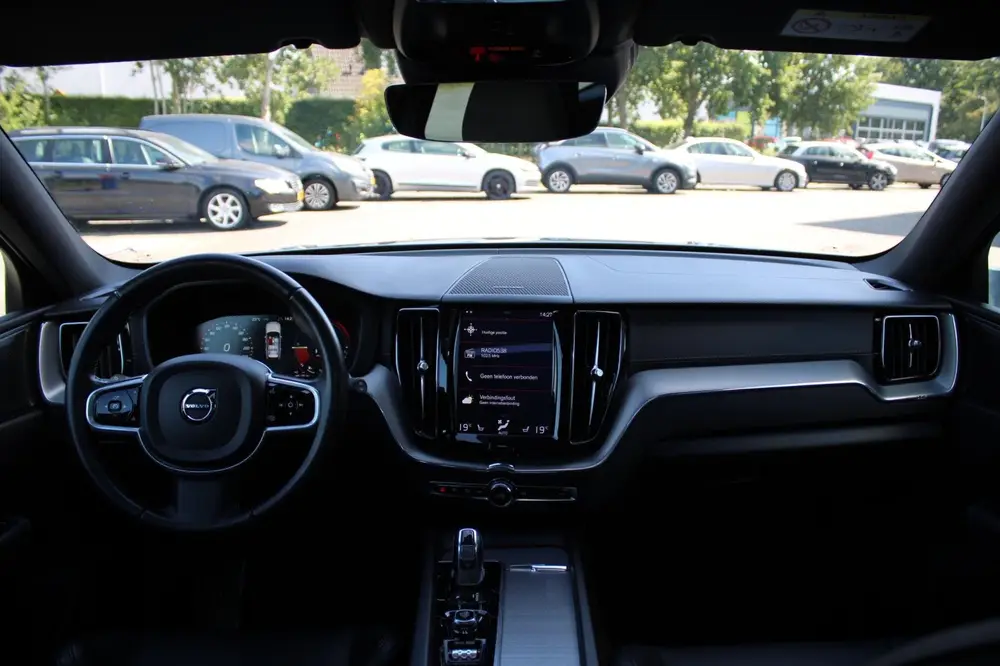 Volvo XC60 2.0 T8 Twin Engine AWD Inscription ACC/HarmanKard uit 2019, foto 8