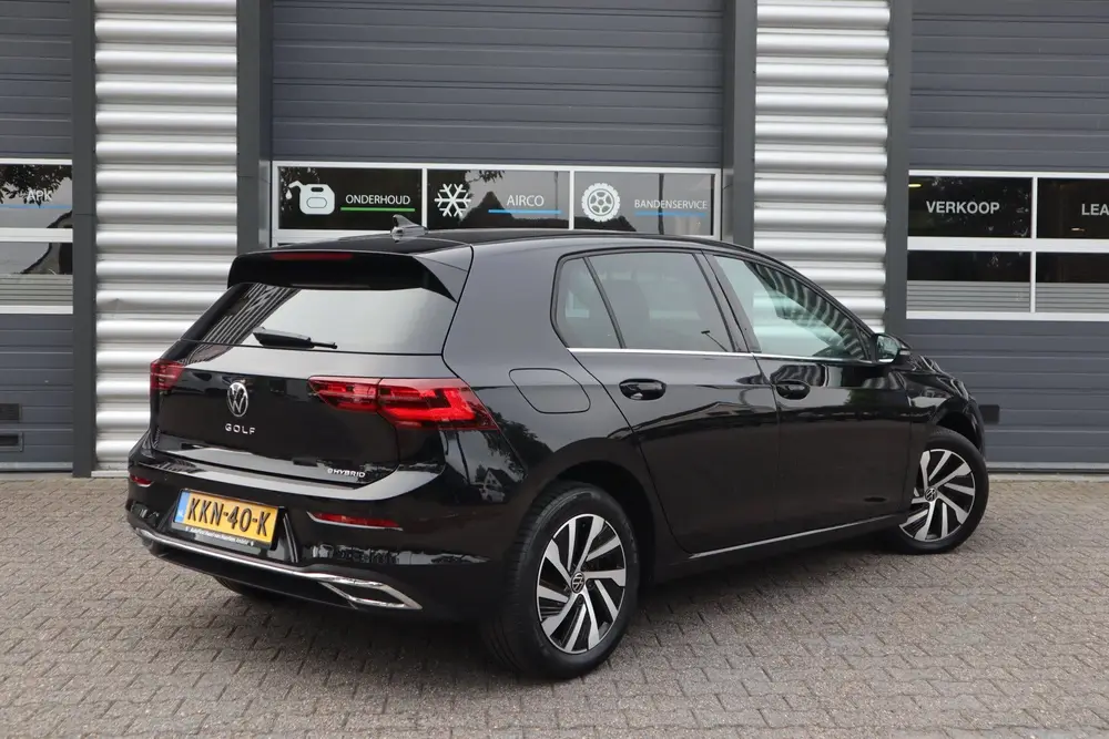 Volkswagen Golf uit 2022, foto 7