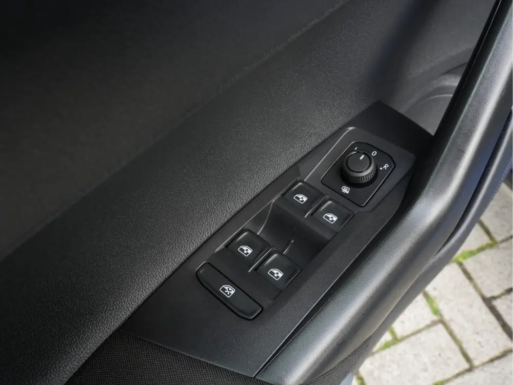 Volkswagen Taigo 1.0 TSI Life Business | Navigatie | Adaptiv uit 2023, foto 11