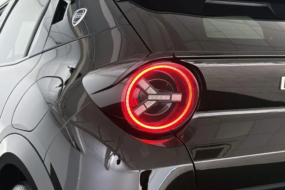 Lancia Ypsilon 1.2 Turbo Hybrid LX Automaat Camera Apple Car uit 2025, foto 19