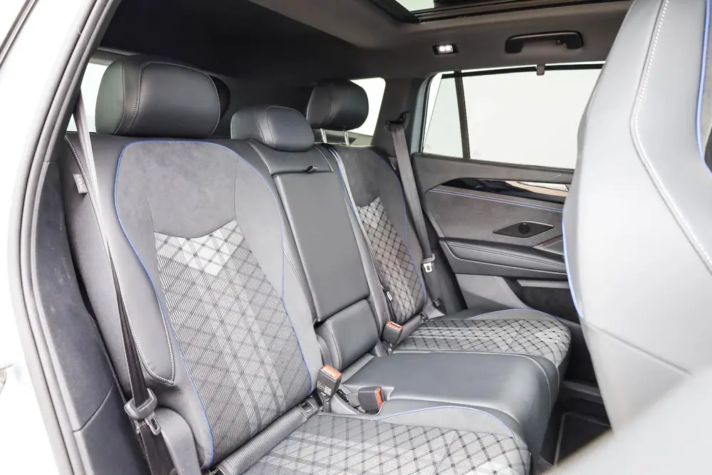 Volkswagen Tayron 1.5 eHybrid 204pk R-Line Edition | Poramad uit 2026, foto 20