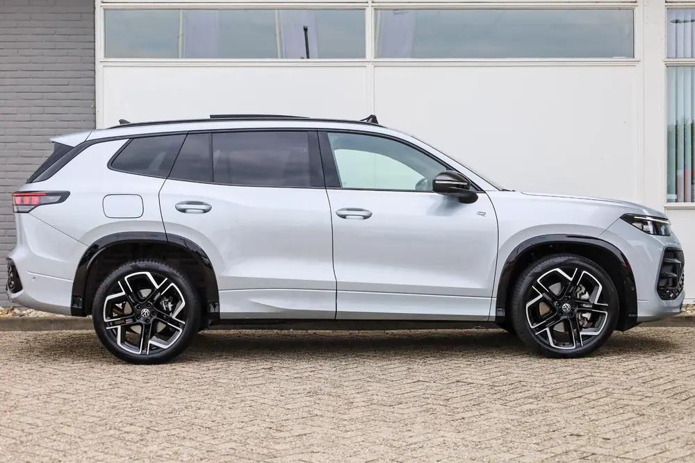 Volkswagen Tayron 1.5 eHybrid 204pk R-Line Edition | Poramad uit 2026, foto 3