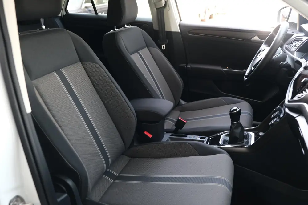 Volkswagen T-Roc 1.0 TSI R-line Navi Led Cruise Pdc Acc Clim uit 2019, foto 4