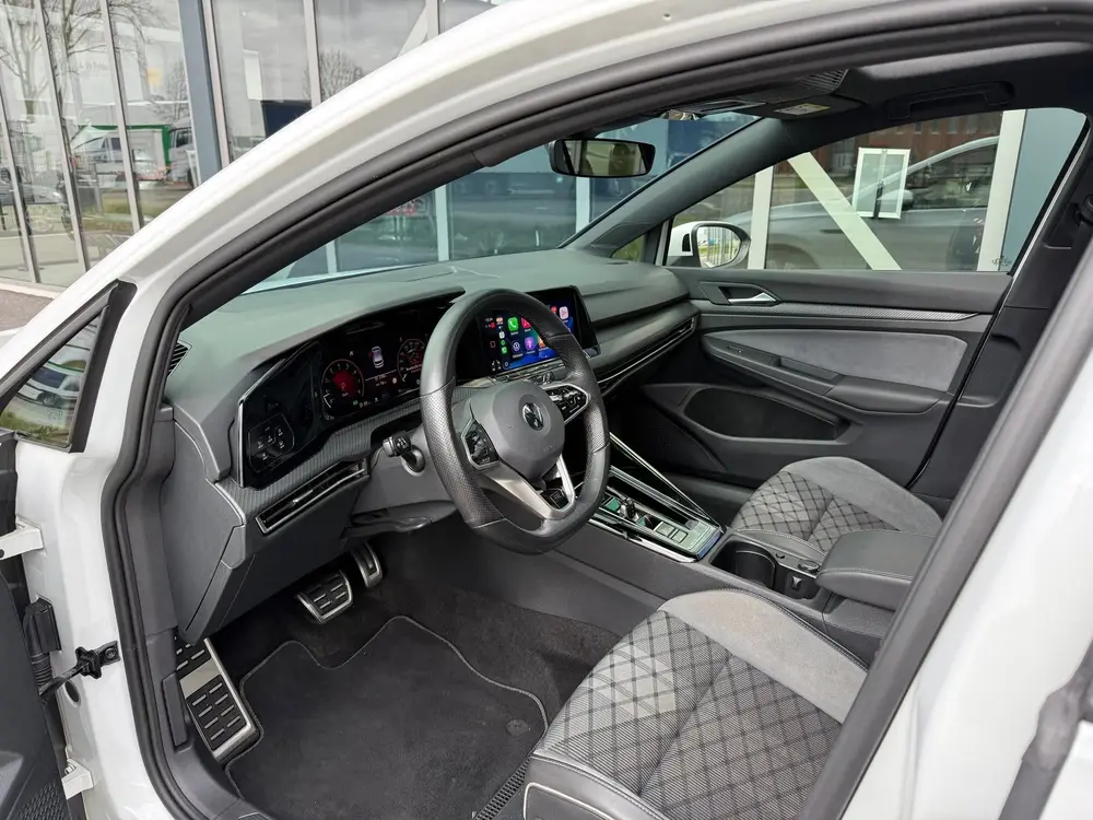 Volkswagen Golf 1.5 eTSI R-Line Business PANO uit 2023, foto 12