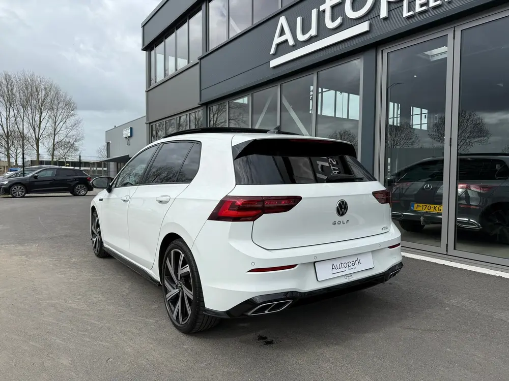 Volkswagen Golf 1.5 eTSI R-Line Business PANO uit 2023, foto 5
