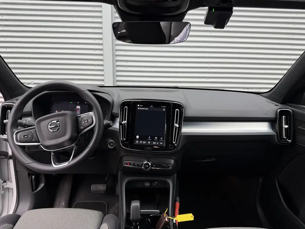 Volvo XC40 2.0 B4 Plus Dark uit 2024, foto 16