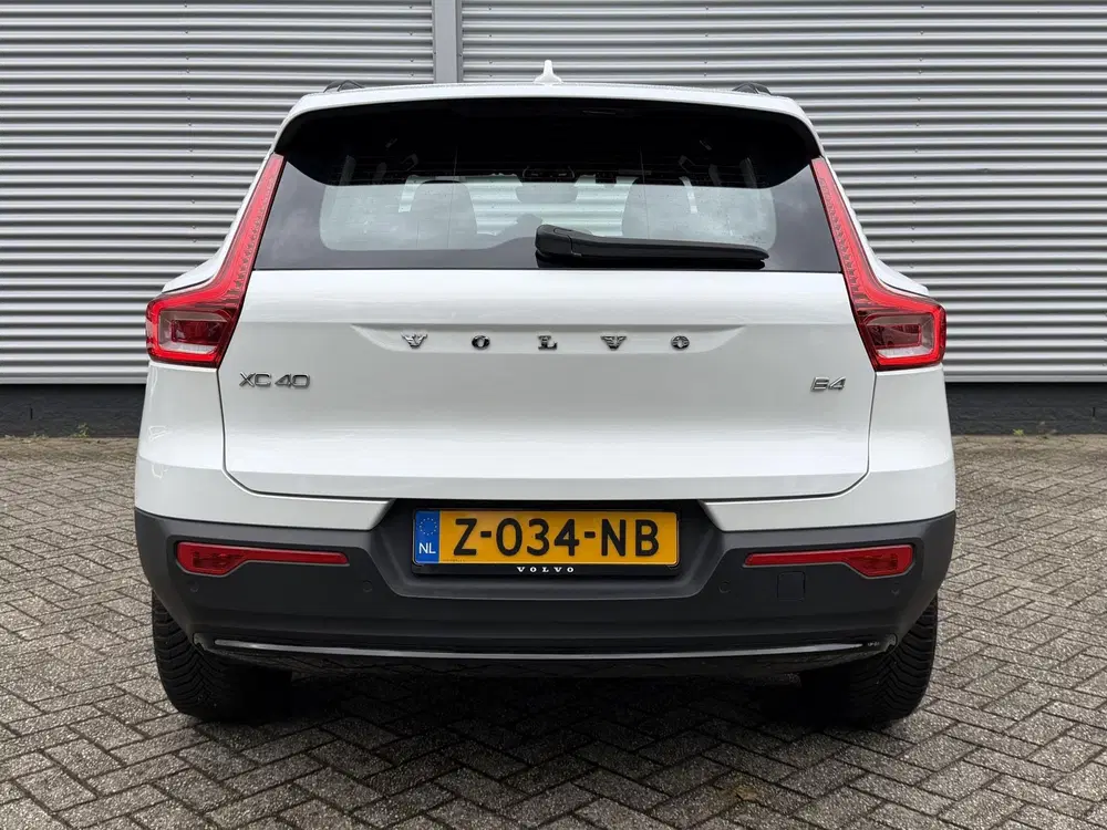 Volvo XC40 2.0 B4 Plus Dark uit 2024, foto 5