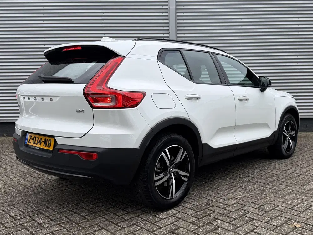 Volvo XC40 2.0 B4 Plus Dark uit 2024, foto 6