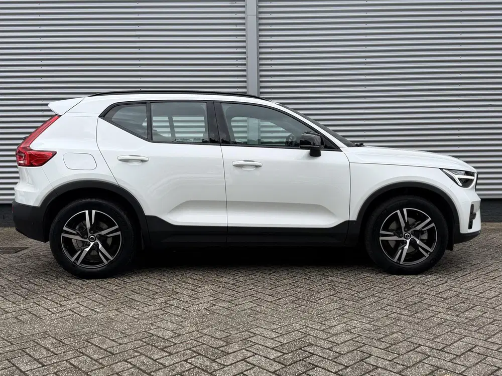 Volvo XC40 2.0 B4 Plus Dark uit 2024, foto 7