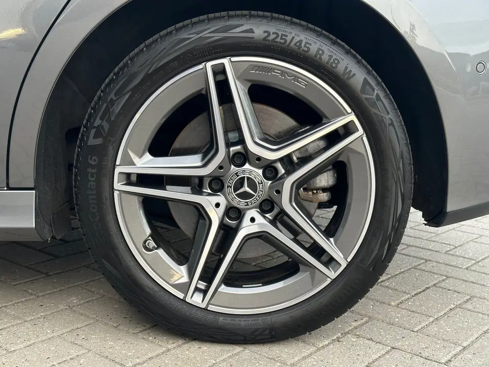Mercedes-Benz A-Klasse 250 e AMG Line Facelift Keyless Sfeer uit 2023, foto 10