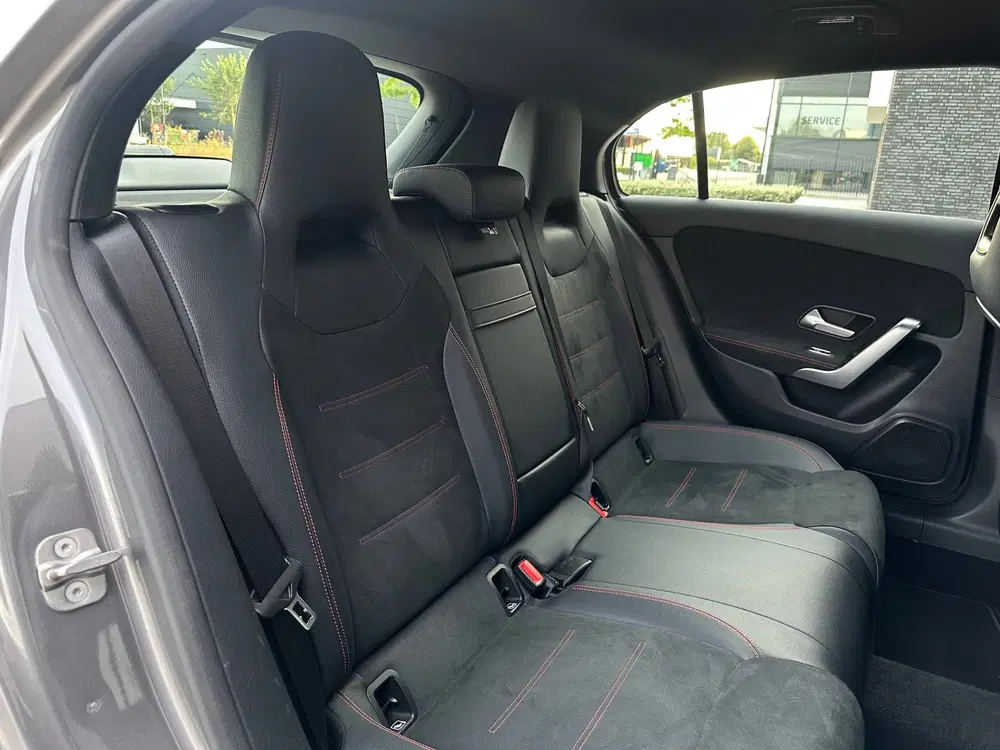Mercedes-Benz A-Klasse 250 e AMG Line Facelift Keyless Sfeer uit 2023, foto 14