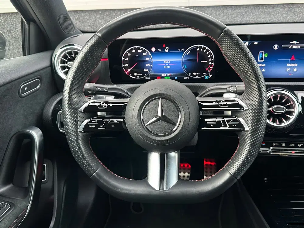 Mercedes-Benz A-Klasse 250 e AMG Line Facelift Keyless Sfeer uit 2023, foto 15
