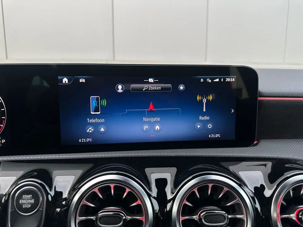 Mercedes-Benz A-Klasse 250 e AMG Line Facelift Keyless Sfeer uit 2023, foto 18