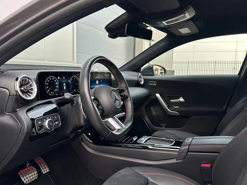 Mercedes-Benz A-Klasse 250 e AMG Line Facelift Keyless Sfeer uit 2023, foto 3