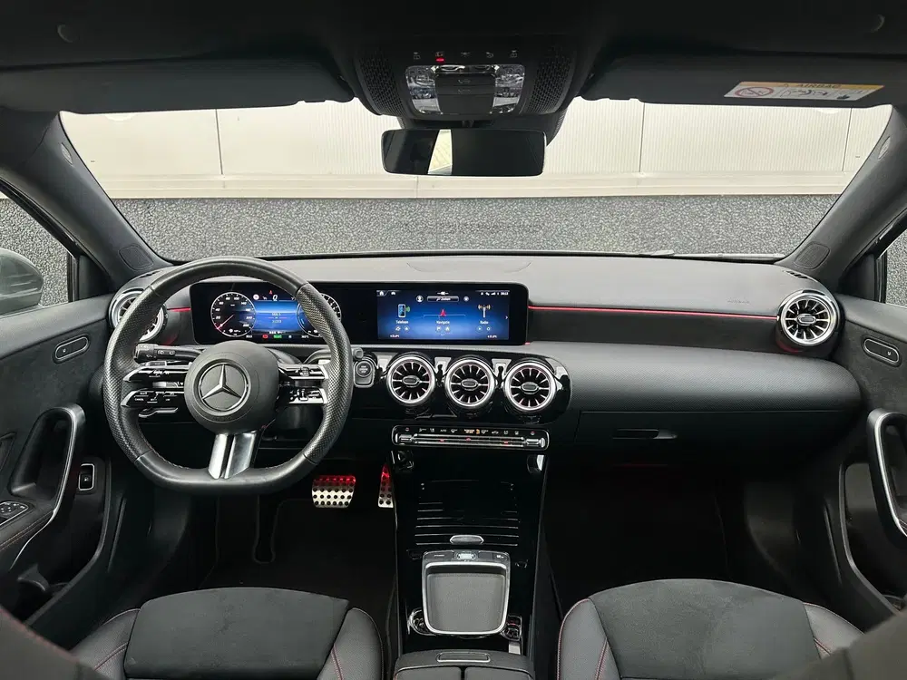 Mercedes-Benz A-Klasse 250 e AMG Line Facelift Keyless Sfeer uit 2023, foto 4