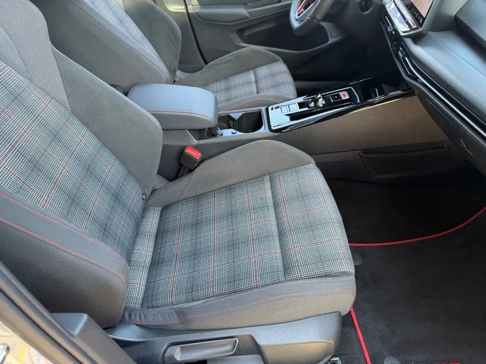 Volkswagen Golf 2.0 TSI GTI 265PK AUTOMAAT PANO NAVI CAMERA uit 2025, foto 20