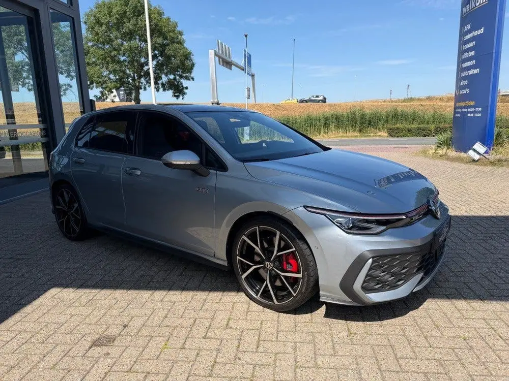 Volkswagen Golf 2.0 TSI GTI 265PK AUTOMAAT PANO NAVI CAMERA uit 2025, foto 3