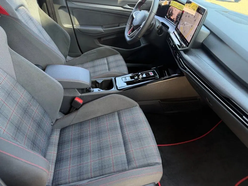 Volkswagen Golf 2.0 TSI GTI 265PK AUTOMAAT PANO NAVI CAMERA uit 2025, foto 8