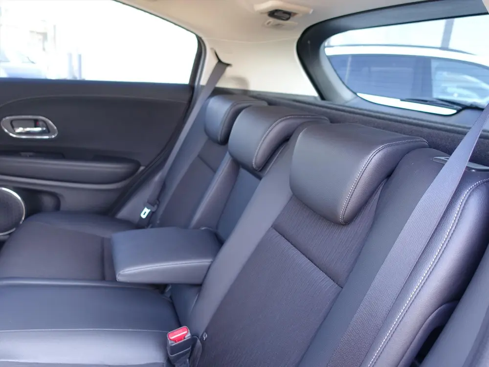 Honda Hr-V 1.5 i-VTEC 130pk CVT Executive 18 INCH LM-Velgen uit 2020, foto 16