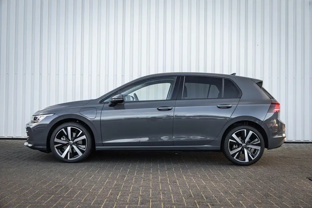 Volkswagen Golf 1.5 eHybrid 204pk Life Edition | 18" Velgen uit 2025, foto 11