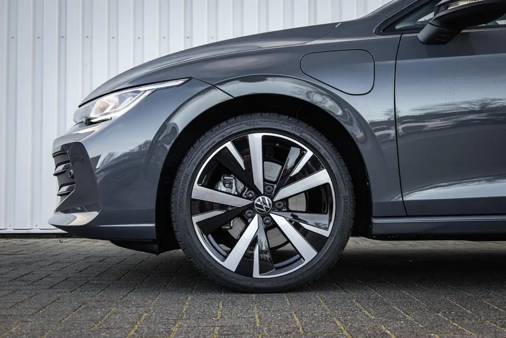 Volkswagen Golf 1.5 eHybrid 204pk Life Edition | 18" Velgen uit 2025, foto 12