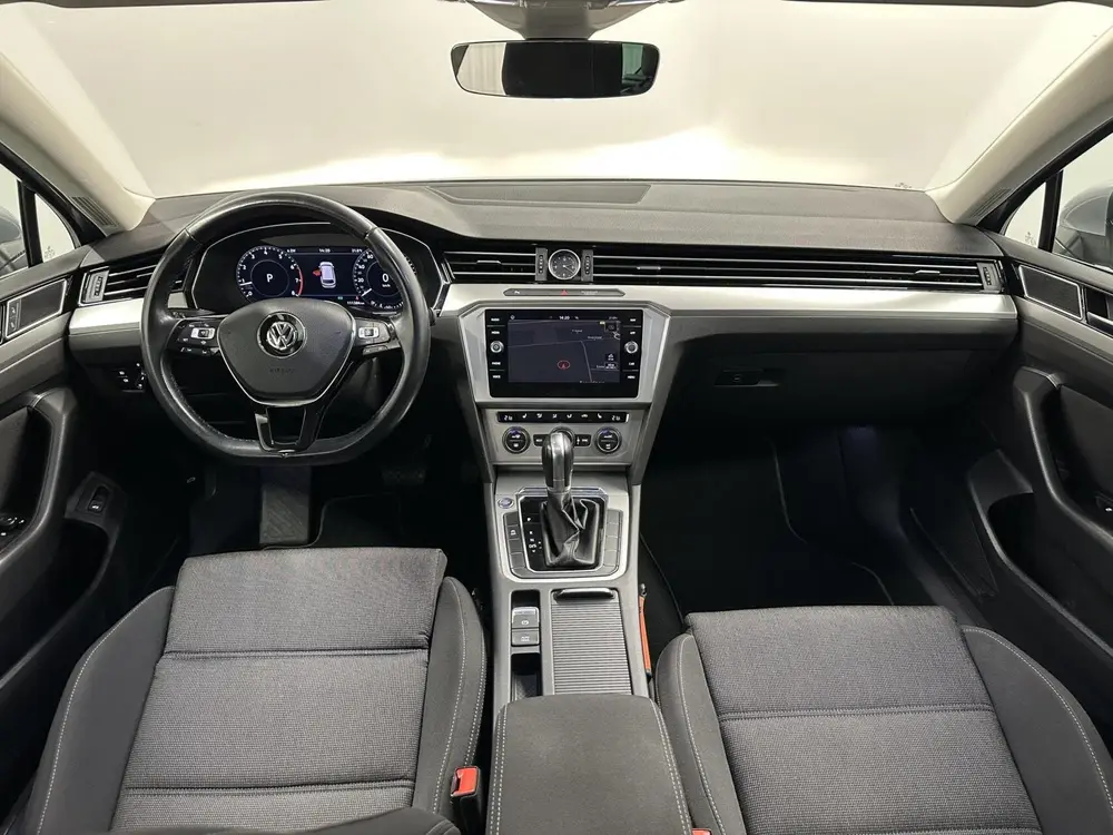 Volkswagen Passat Variant 1.5 TSI Highline NAVI CARPLAY CRUI uit 2019, foto 2