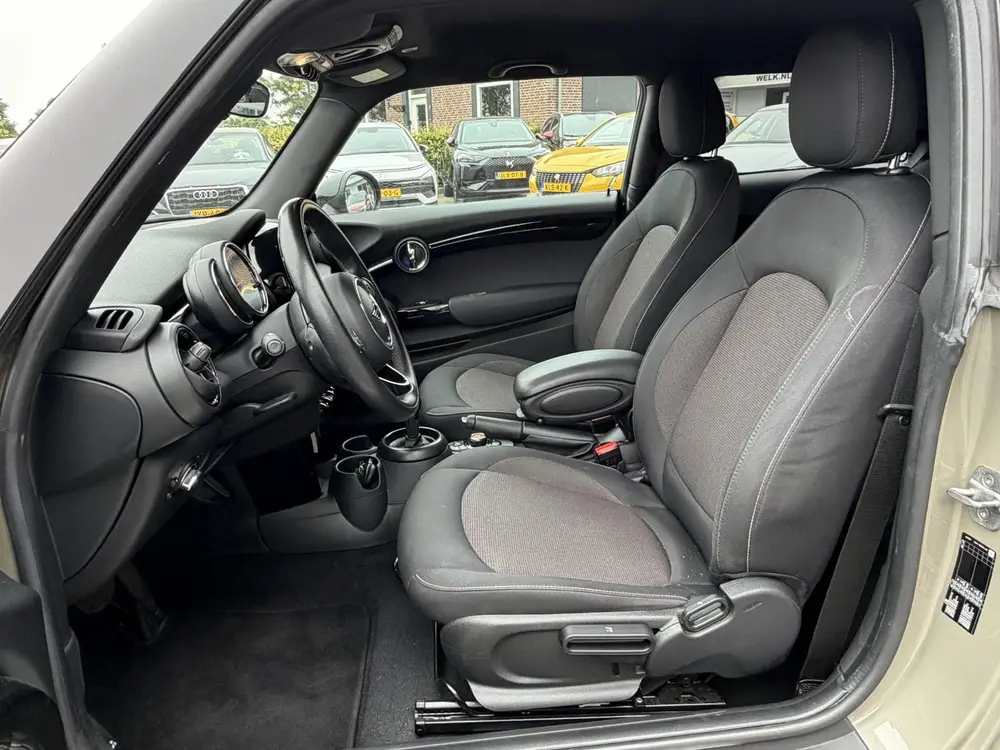 Mini Cooper 1.5 Cooper Chili NAVI uit 2019, foto 11
