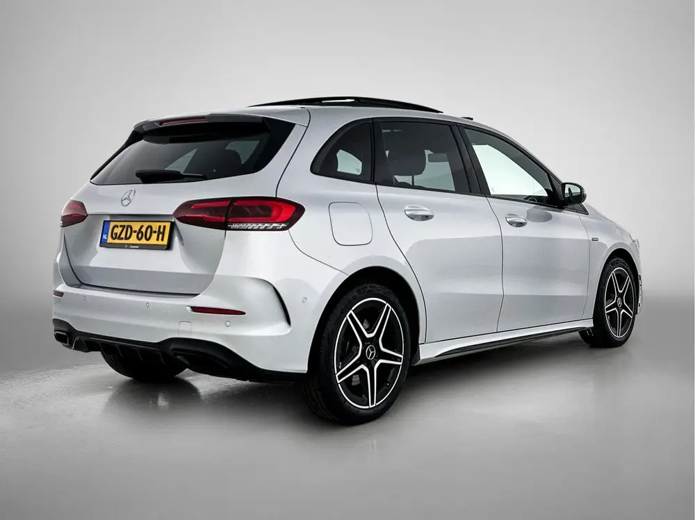 Mercedes-Benz B-Klasse 250 e AMG Plug-In Hybride uit 2021, foto 2