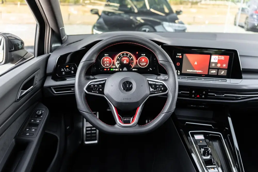 Volkswagen Golf 2.0 TSI GTI Clubsport Pano DSG LED Akra uit 2022, foto 16