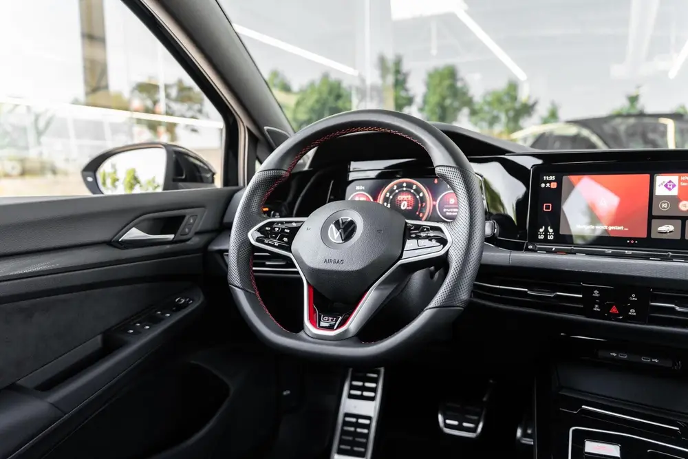 Volkswagen Golf 2.0 TSI GTI Clubsport Pano DSG LED Akra uit 2022, foto 18