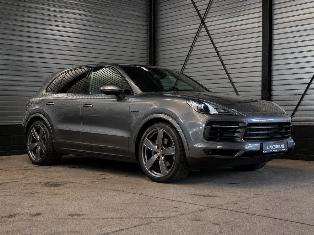 Porsche Cayenne 3.0 E-Hybrid uit 2020, foto 13