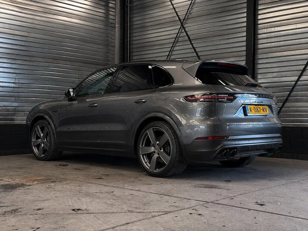 Porsche Cayenne 3.0 E-Hybrid uit 2020, foto 16