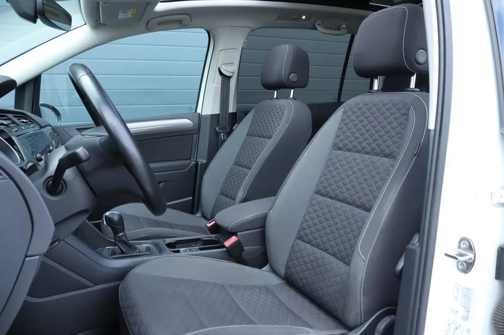 Volkswagen TOURAN 1.5 TSI 7 persoons / DSG automaat / Pano / uit 2019, foto 12