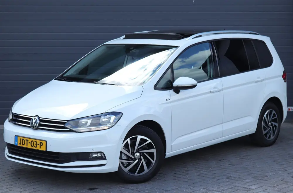 Volkswagen TOURAN 1.5 TSI 7 persoons / DSG automaat / Pano / uit 2019, foto 2