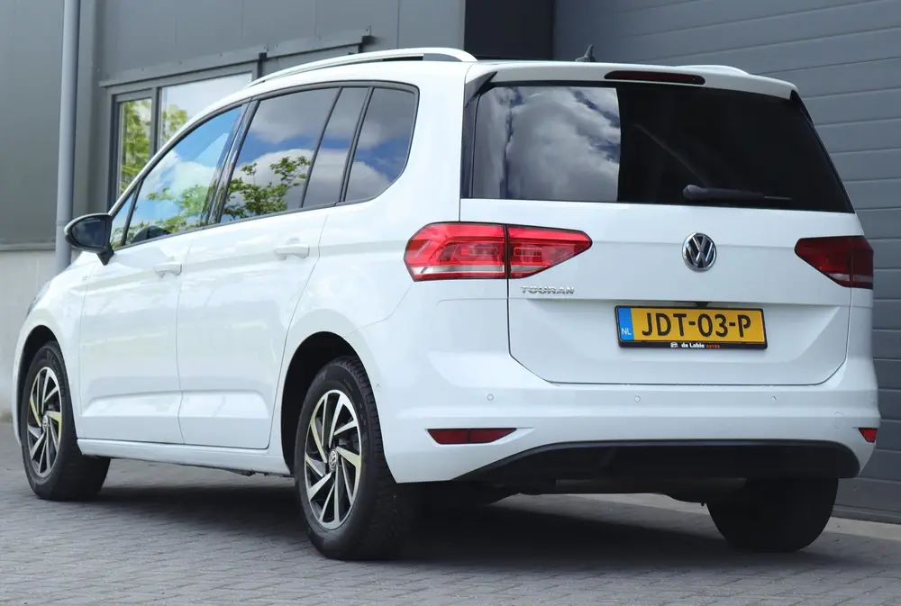 Volkswagen TOURAN 1.5 TSI 7 persoons / DSG automaat / Pano / uit 2019, foto 6