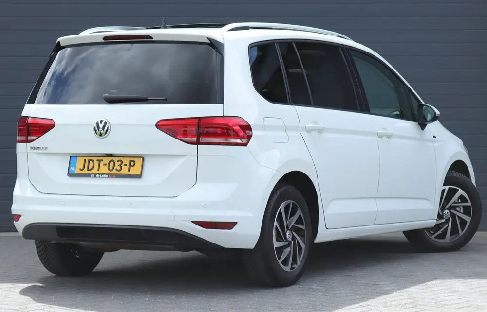 Volkswagen TOURAN 1.5 TSI 7 persoons / DSG automaat / Pano / uit 2019, foto 9
