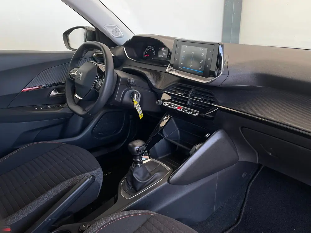 Peugeot 2008 uit 2021, foto 3