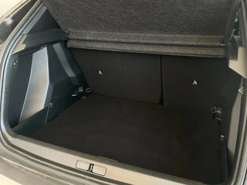 Peugeot 2008 uit 2021, foto 5