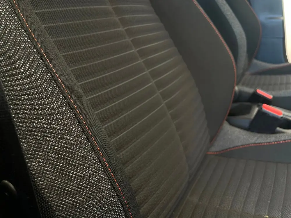 Peugeot 2008 uit 2021, foto 9