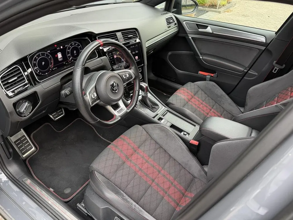 Volkswagen Golf 2.0 GTI TCR | Navigatie | Panoramadak | Virt uit 2019, foto 16