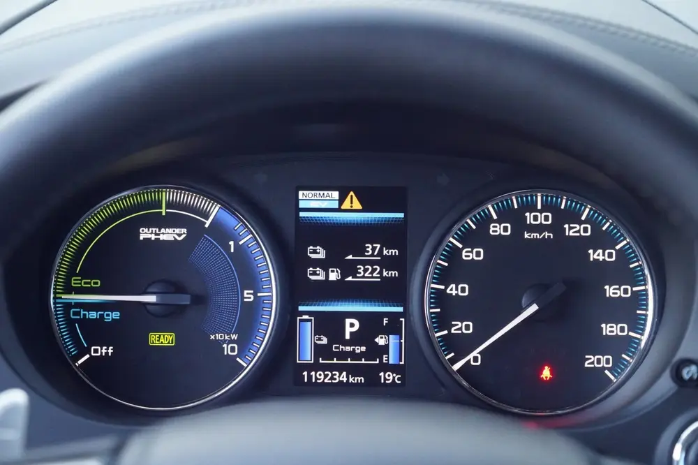 Mitsubishi Outlander 2.4 PHEV Pure+ / 18 Inch / 119dkm NAP / uit 2019, foto 13