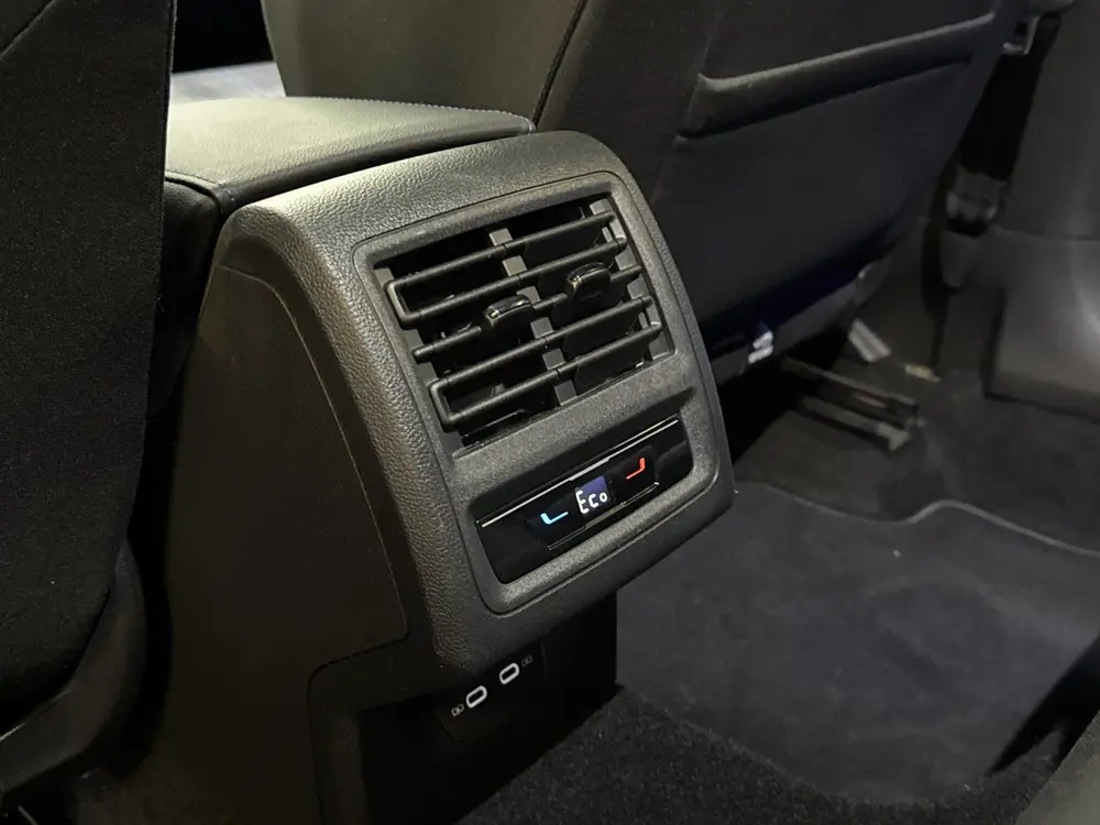 Volkswagen Golf GTE 245PK HYBRID SPORT CARPLAY/ACC/SFEERVERL uit 2022, foto 17
