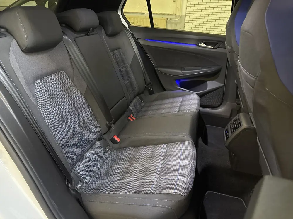 Volkswagen Golf GTE 245PK HYBRID SPORT CARPLAY/ACC/SFEERVERL uit 2022, foto 19