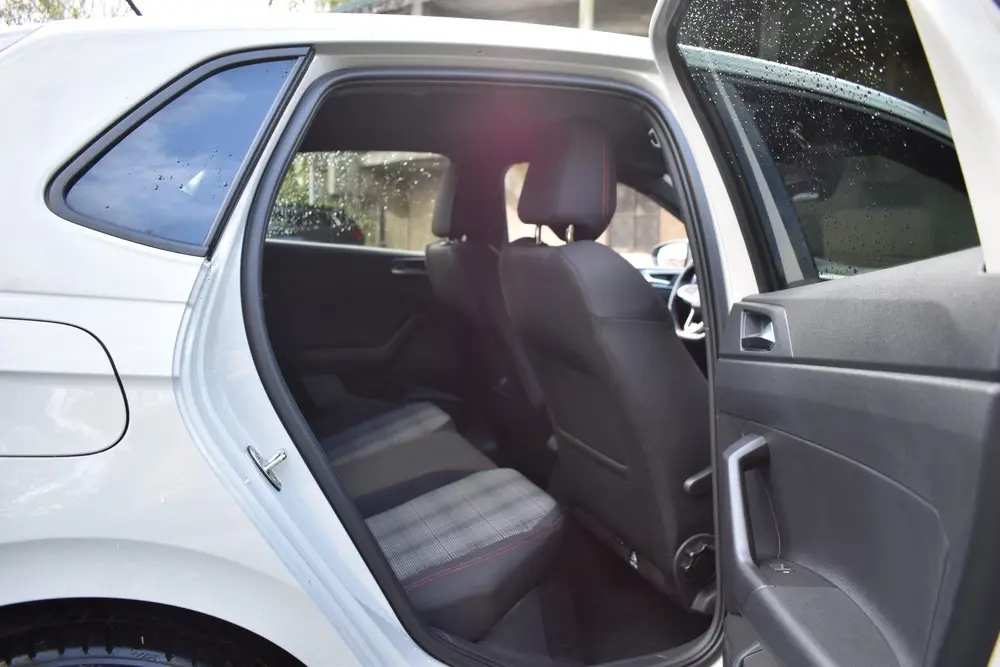 Volkswagen Polo 2.0 TSI 210PK DSG GTI-SPORT LED/CARPLAY/PDC uit 2024, foto 16