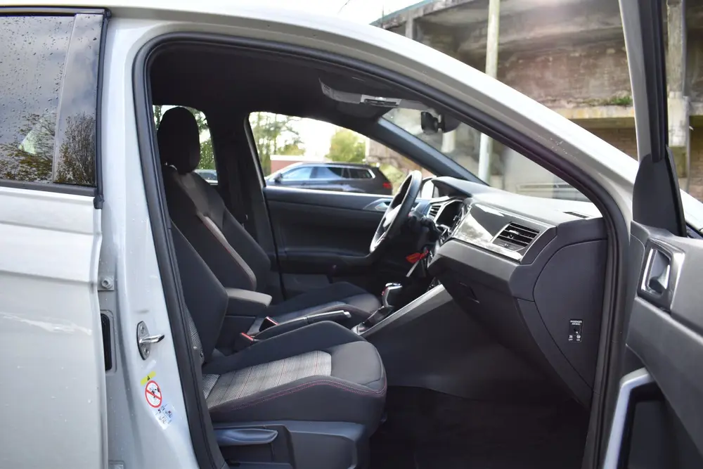 Volkswagen Polo 2.0 TSI 210PK DSG GTI-SPORT LED/CARPLAY/PDC uit 2024, foto 19