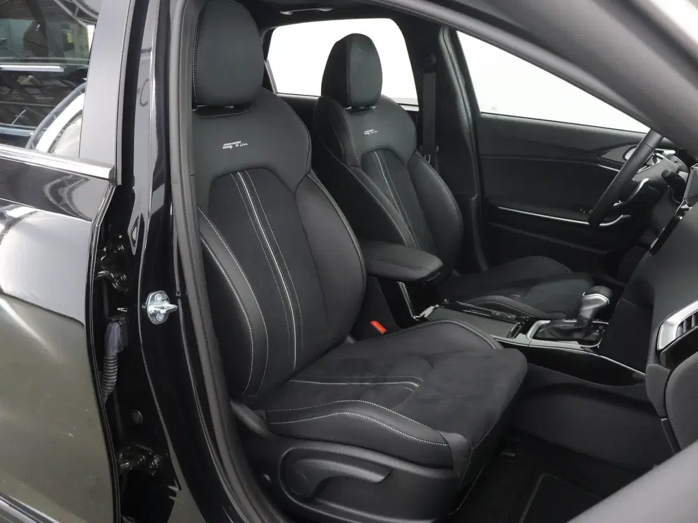 Kia Ceed 1.5 T-GDi GT-Line uit 2025, foto 10