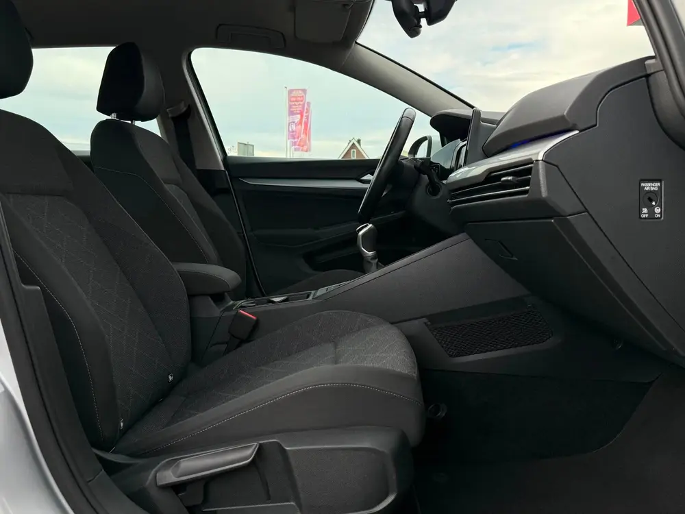 Volkswagen Golf Variant 1.0 TSI Life | ACC | Trekhaak | PDC uit 2022, foto 19