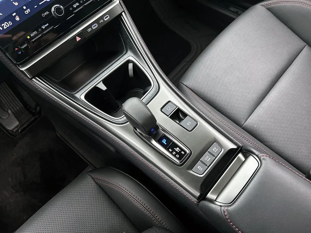 Lexus LBX Emotion 2WD uit 2024, foto 11