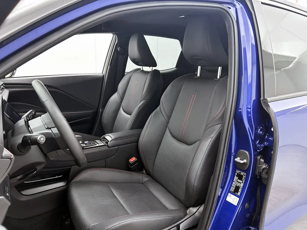 Lexus LBX Emotion 2WD uit 2024, foto 16