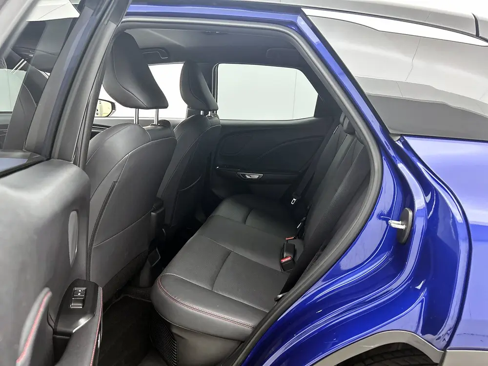 Lexus LBX Emotion 2WD uit 2024, foto 17
